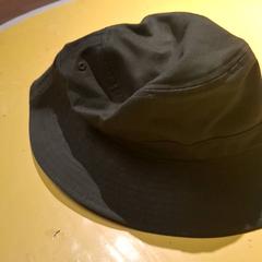 Bucket hat, zoals gemeld door IKEA Villiers-sur-Marne met iLost