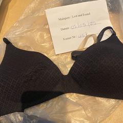 Reggiseno, come riportato da Haven Hotel Rotterdam utilizzando iLost