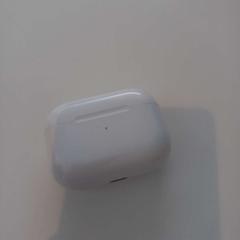 Estuche de airpods, ha sido reportado por Arriva Limburg Zuid con iLost