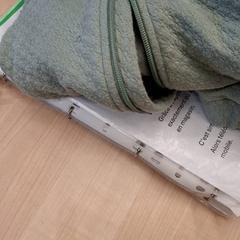 Casaco de criança enfan, como reportado por IKEA Avignon utilizando o iLost