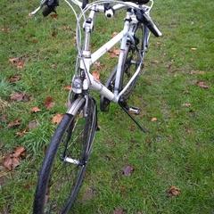 Herenfiets Sparta - wit a été signalé sur iLost