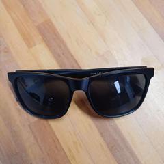 색안경, iLost를 사용하여 Bolognalaan 101에 보고됨