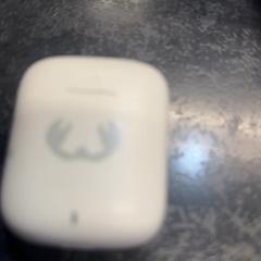 Oordoppen, iLost를 사용하여 Rotterdam The Hague Airport에 보고됨