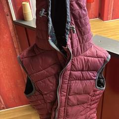 Chaleco, segundo informou IKEA Brno usando iLost