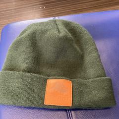 Groene gebreide muts がiLostに報告されました