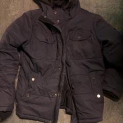 Dzseki Blue, amint azt KABUL à GoGo / Teatro az iLost segítségével jelentette.