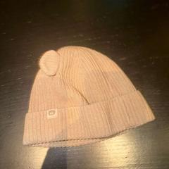 Gorro roze, segons ha informat Van der Valk Hotel Amsterdam-Amstel mitjançant iLost