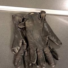 Kesztyű, amint azt Breng Nijmegen az iLost segítségével jelentette.