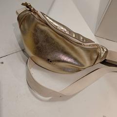 Bossa banane doré, segons ha informat IKEA Toulouse mitjançant iLost