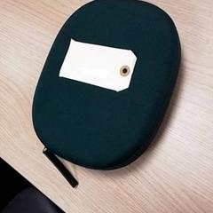 Estojo para auscultadores hoes, como reportado por Qbuzz Fryslân utilizando o iLost