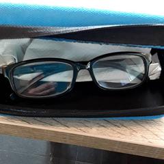 Bicchieri, come riportato da EBS Tramplein utilizzando iLost