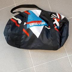 Zwemzak zwart, som rapportert av Centraal magazijn ved bruk av iLost