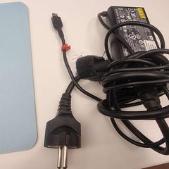 Oplader laptop Zwart, come riportato da Stad Peer utilizzando iLost