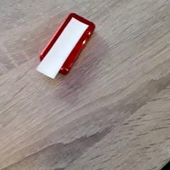 Isqueiro Rood, como reportado por EBS Tramplein utilizando o iLost