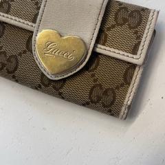 財布 がiLostで GVB によって報告されました