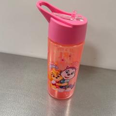 Üveg, amint azt IKEA Praha – Zličín az iLost segítségével jelentette.