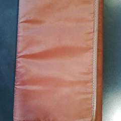 Skötbädd Bruin, rapporterat av Burgers' Zoo med iLost