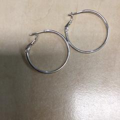 القرط، كما تم الإبلاغ عنه بواسطة Haaglanden Medisch Centrum عبر iLost