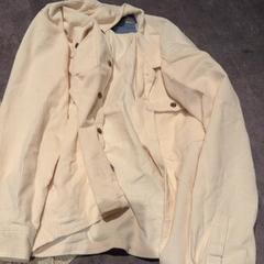 Bunda Zandkleurig, jak nahlášeno Van der Valk Hotel Haarlem pomocí iLost