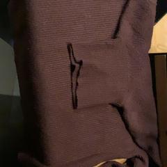 Svetr Brown, jak nahlášeno MEININGER Hotel Amsterdam City West pomocí iLost