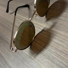 Gafas de sol, ha sido reportado por Pathé Helmond con iLost