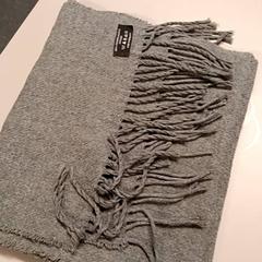 ショール Grijze sjaal がiLostで IKEA Groningen によって報告されました