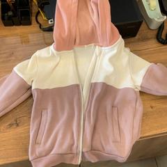 Baby jacket, as reported by MEININGER Hotel Marseille Centre la Joliette using iLost