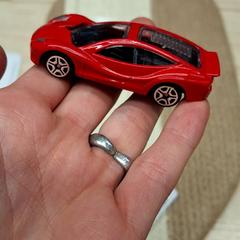 Hračka voiture rouge, jak nahlášeno IKEA Montpellier pomocí iLost