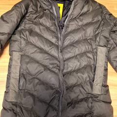 ジャケット groen がiLostで Qbuzz DMG によって報告されました