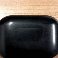 Draadloze oortelefoons Jlab, rapporterat av Transdev Hoeksche Waard Goeree Overflakkee med iLost