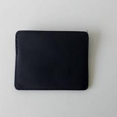 Porte-cartes Ainaou, a été signalé par Centraal magazijn utilisant iLost