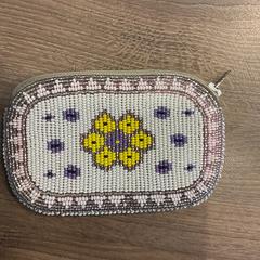 Pénztárca Seriese at, amint azt Gemeente Amsterdam - Bureau Gevonden Voorwerpen az iLost segítségével jelentette.