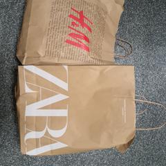 Tasjes met kleding, as reported by Connexxion Hoeksche Waard Goeree Overflakkee using iLost