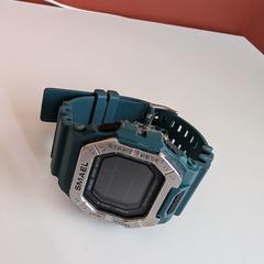 Horloge groen Smael, ako bolo nahlásené iLost
