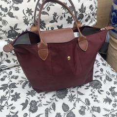 Bruine tas babyspullen makeup, jak bylo nahlášeno na iLost