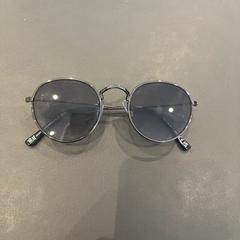 Zonnenbril rond, gisa salatu by Van der Valk Hotel Breukelen iLost erabiliz