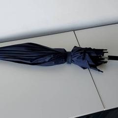 Parapluie, a été signalé par Regio Limburg - Leuven utilisant iLost
