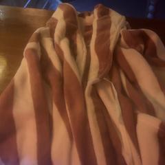 Fürdőköpeny, amint azt Café Leentje az iLost segítségével jelentette.