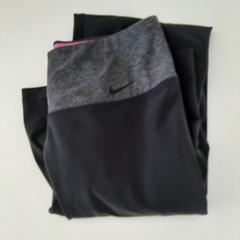 Športové nohavice Nike, ako bolo nahlásené Wilmering Brinkum pomocou iLost