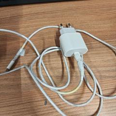 Egokitzailea, gisa salatu by Vrije Universiteit Brussel (VUB) iLost erabiliz