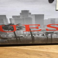 Purchase guess, rapporterat av Designer Outlet Roermond med iLost