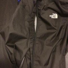 Giacca The north face, come riportato da Qbuzz U-OV utilizzando iLost