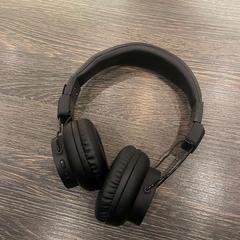 Auriculares, segundo informou WestCord Hotel Eindhoven usando iLost