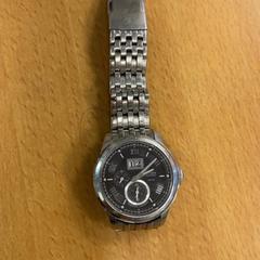 Relógio, como reportado por Inntel Hotels Amsterdam Centre utilizando o iLost