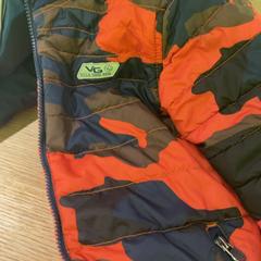 Jacket Jacke orange, as reported by MEININGER Hotel Berlin East Side Gallary using iLost