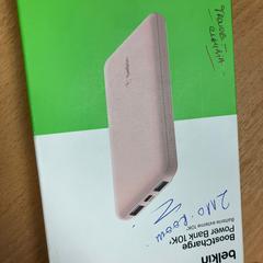 파워뱅크 pink, iLost를 사용하여 Sheraton Brussels Airport Hotel에 보고됨