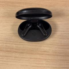 سماعات الرأس، كما تم الإبلاغ عنه بواسطة Pathé Tuschinski عبر iLost