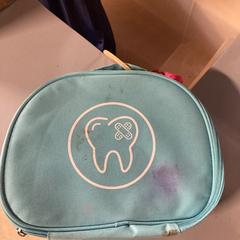 Handbag Blauwe tas met kies, segundo informou Pathé Nijmegen usando iLost