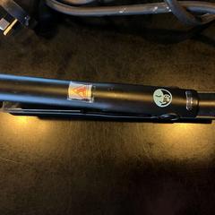 Plancha de pelo, ha sido reportado por Hotel V Frederiksplein con iLost