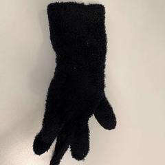 إكسسوارات الملابس، كما تم الإبلاغ عنه بواسطة TheaterHangaar عبر iLost